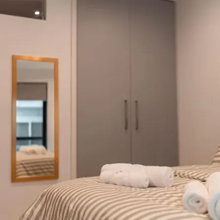 Spacious - Beautiful - Sea Front سليمة