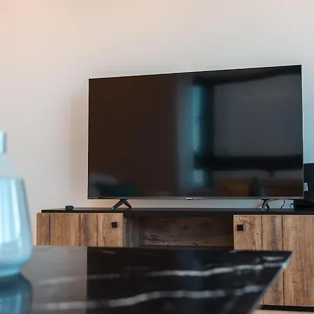 Spacious - Beautiful - Sea Front Apartment