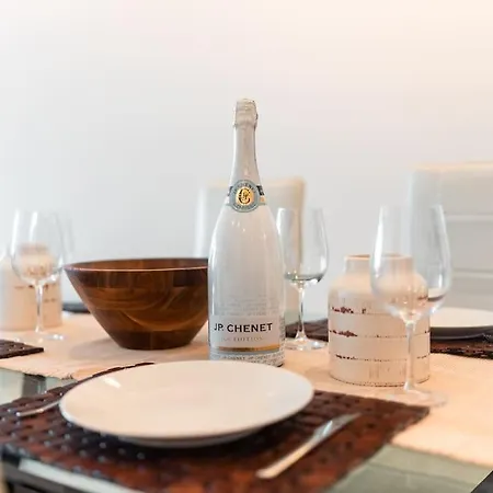 Apartment Spacious - Beautiful - Sea Front