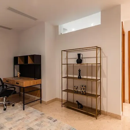 Апартаменты Spacious - Beautiful - Sea Front