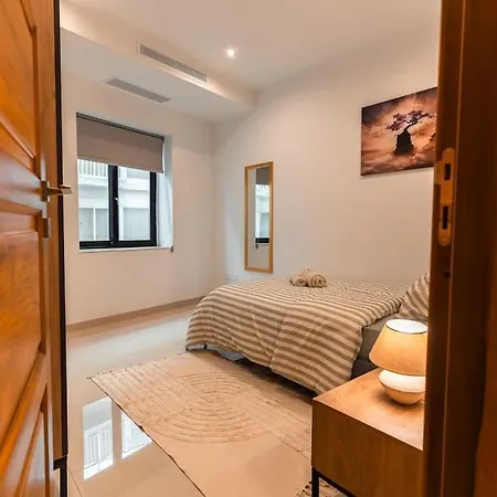 Spacious - Beautiful - Sea Front Apartment