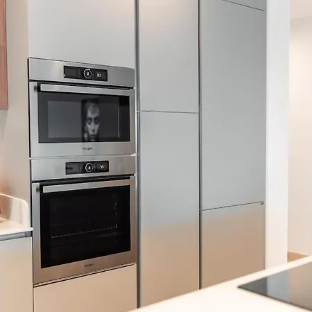 Spacious - Beautiful - Sea Front Апартаменты *