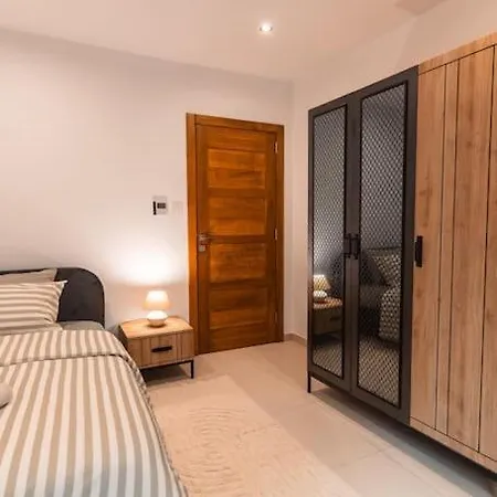 Apartment Spacious - Beautiful - Sea Front Sliema