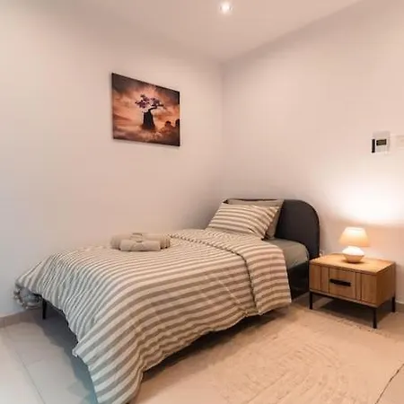 Spacious - Beautiful - Sea Front * Слима