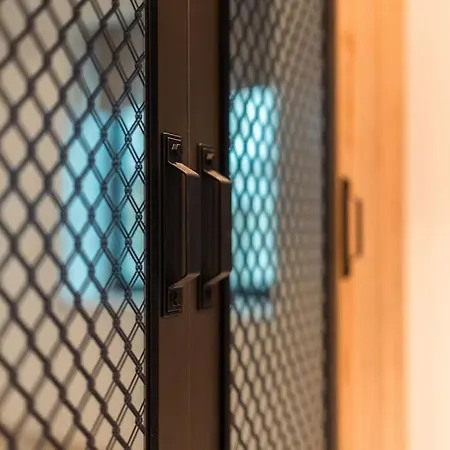 Spacious - Beautiful - Sea Front Апартаменты *