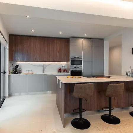 דירה Spacious - Beautiful - Sea Front סליאמה