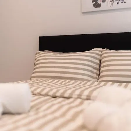 Spacious - Beautiful - Sea Front סליאמה